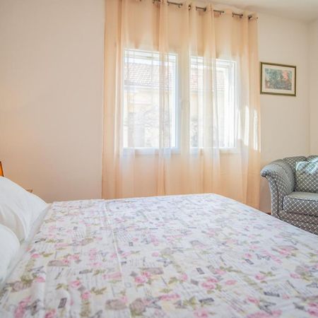 Apartmani Ana Tivat Exterior foto